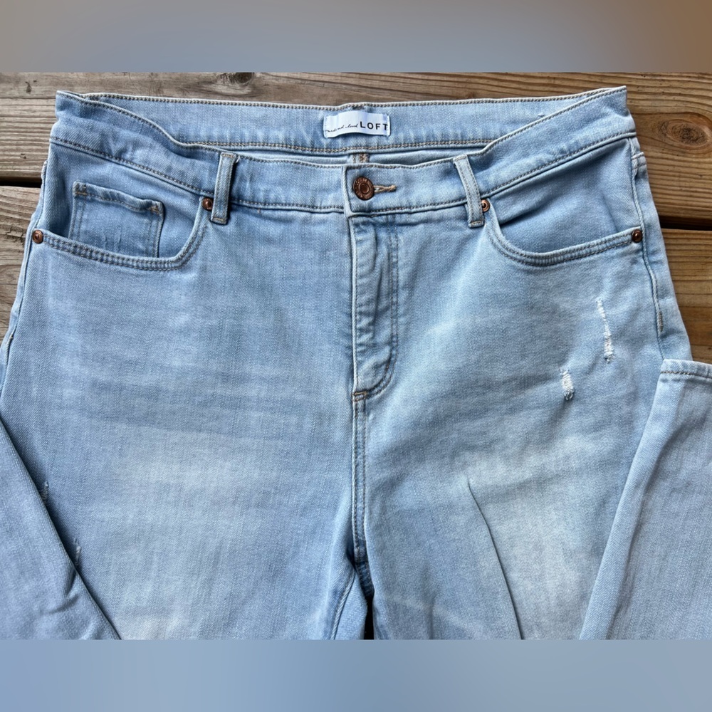 Loft The Girlfriend Light Wash Jeans - women’s size 14/32 - Picture 9 of 10